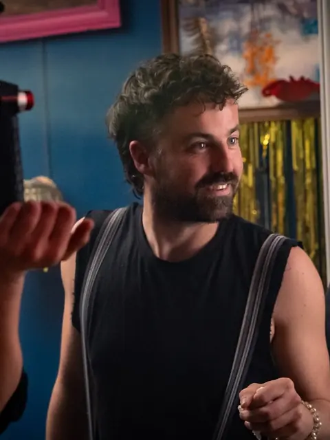 Victor Desmettre, réalisateur et vidéaste, sur un tournage